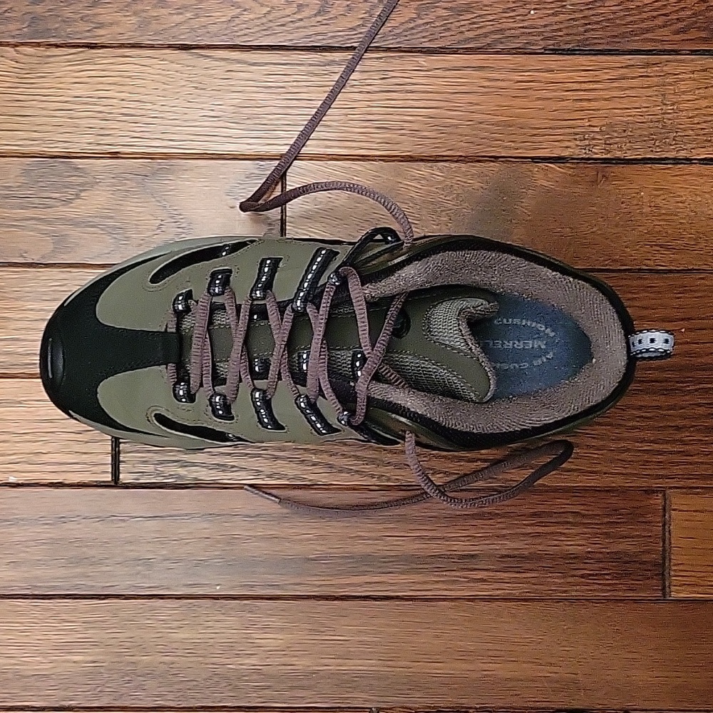 Men's Merrell hiking boots size 8.5, like new